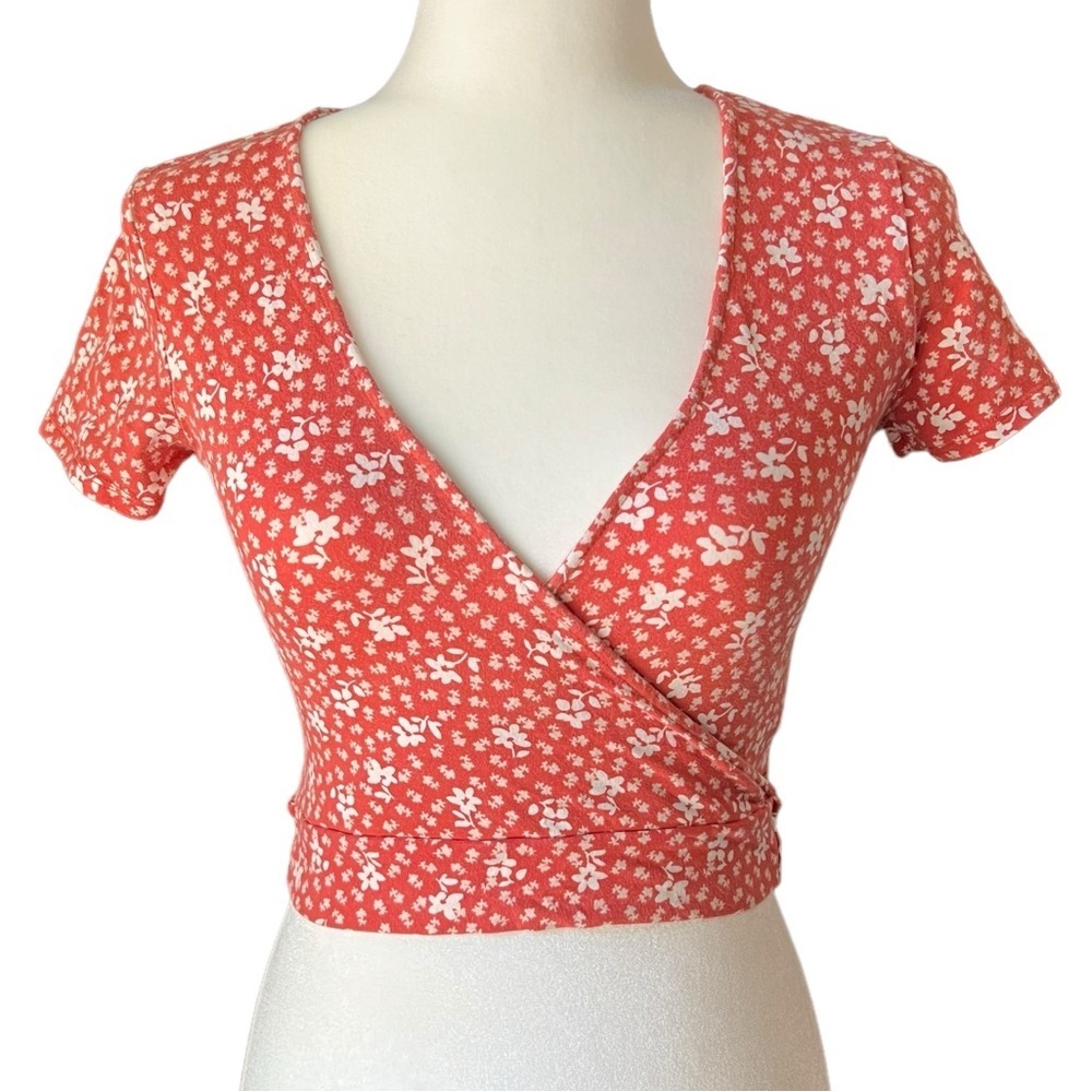 Forever 21 Blouse Womens Size S Red Ditsy Floral Faux Wrap Crop Tie Back - Picture 2 of 6
